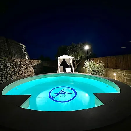 Panzió Caratteristico Trullo Salentino Con Piscina Racale