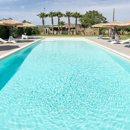 Trullo Con Piscina Privata Bed & Breakfast