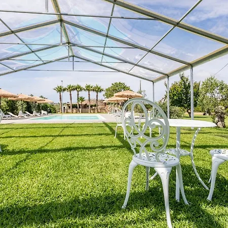 Trullo Con Piscina Privata * Racale