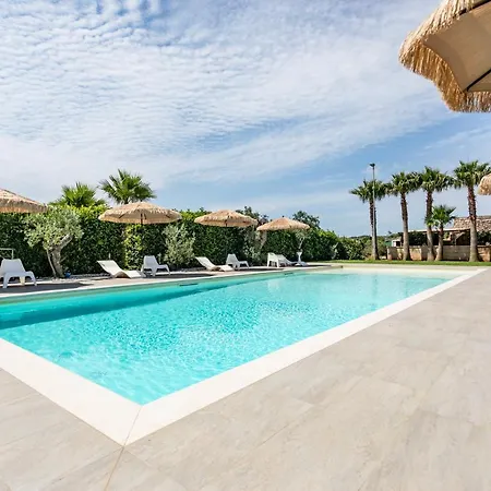 Trullo Con Piscina Privata *