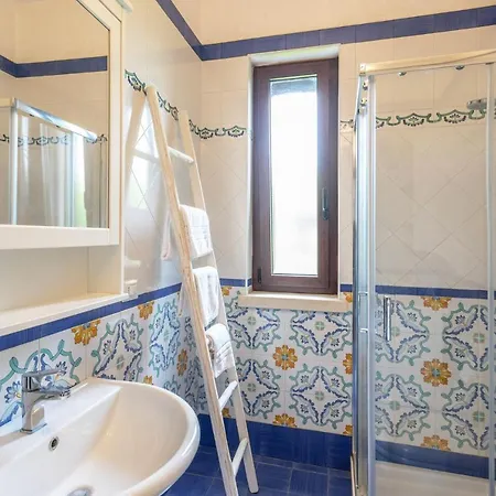 Trullo Con Piscina Privata Bed & Breakfast