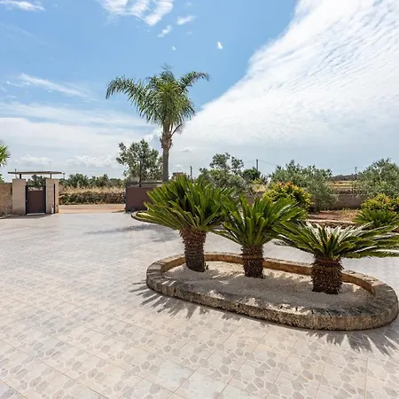Trullo Con Piscina Privata Bed & Breakfast