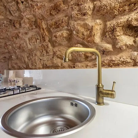 Trullo Con Piscina Privata *