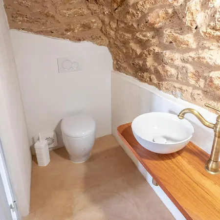 Trullo Con Piscina Privata *
